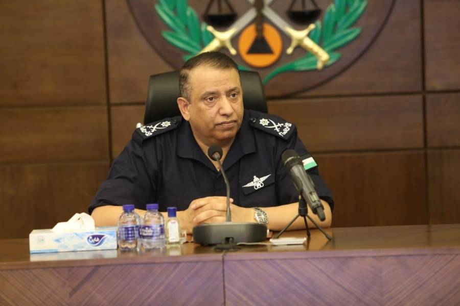 الحواتمة يوعز لمرتبات الامن العام والدفاع المدني والدرك بالاستعداد التام للتعامل مع المنخفض الجوي