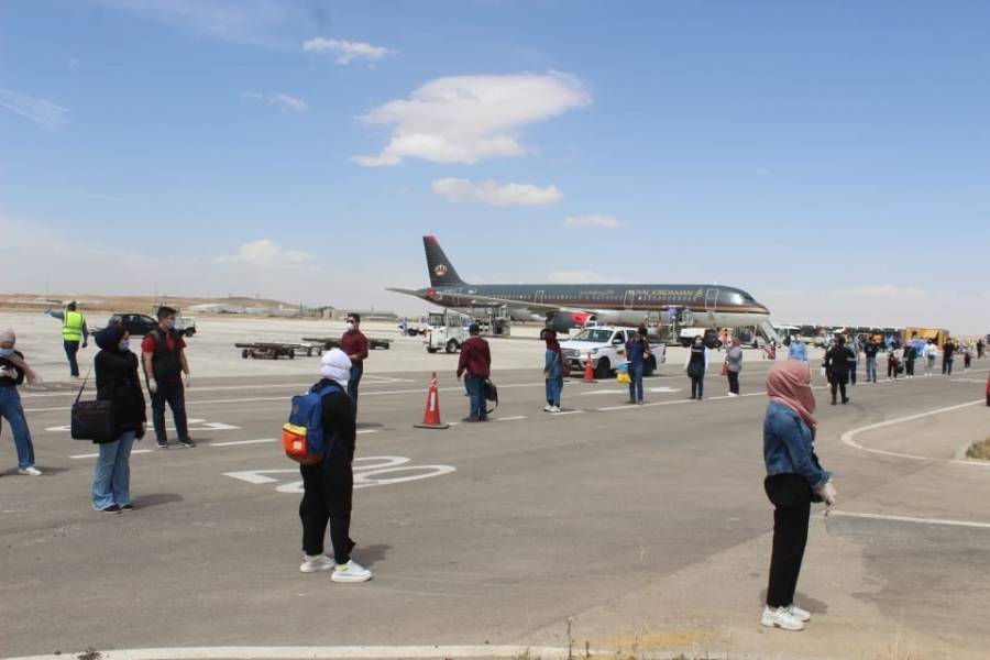 القوات المسلحة تبدأ تنفيذ خطة إخلاء الطلبة القادمين من الخارج إلى مناطق الحجر الصحي