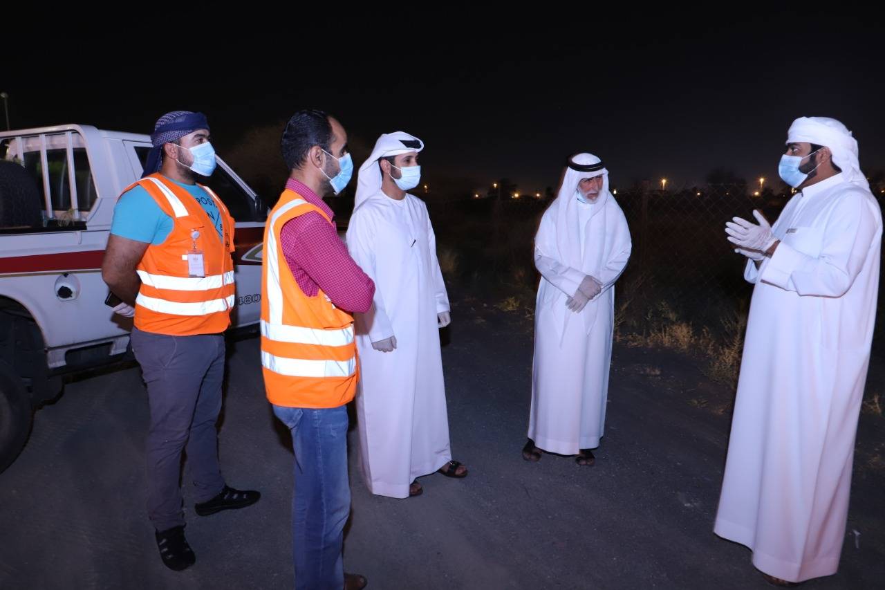 مجلس أولياء أمور الطلبة والطالبات بالمنطقة الوسطى يزور الفرق المعنية بالتعقيم