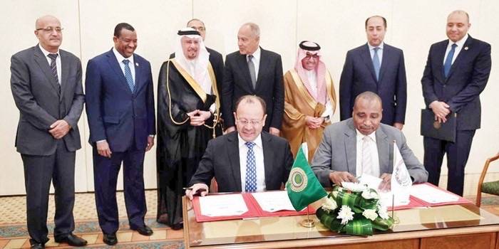 خبراء عرب يكشفون التداعيات الاقتصادية من جراء كورونا