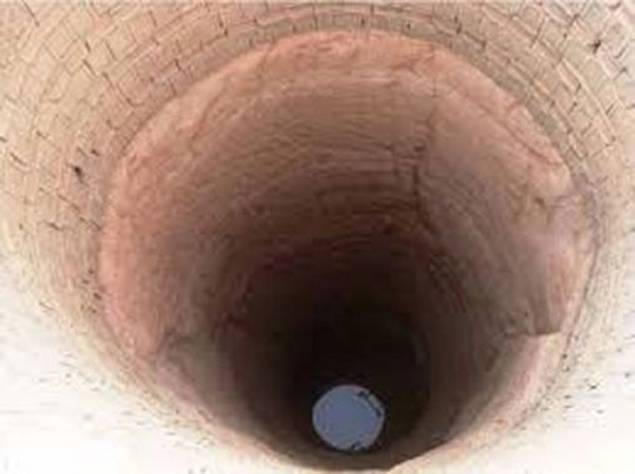 صحة الزرقاء تغلق بئر خاص لوجود تلوث جرثومي في المياه