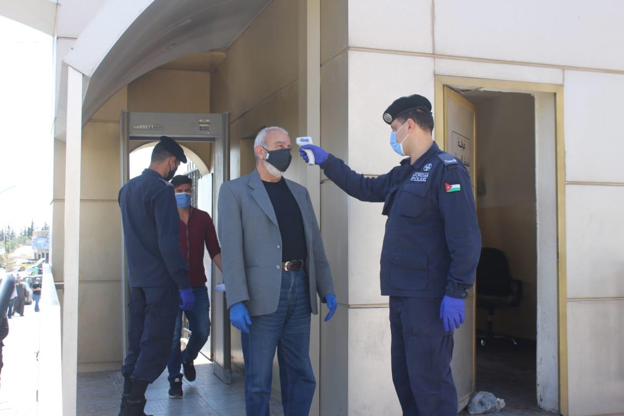 11128 معاملة مختلفة انجزتها ادارة ترخيص السواقين والمركبات بكافة اقسامها منذ صباح اليوم