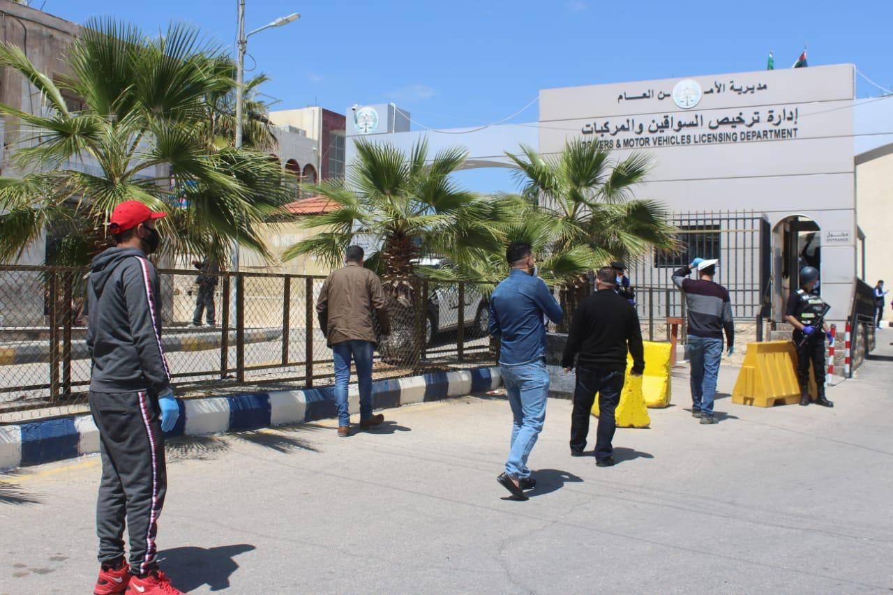 11128 معاملة مختلفة انجزتها ادارة ترخيص السواقين والمركبات بكافة اقسامها منذ صباح اليوم