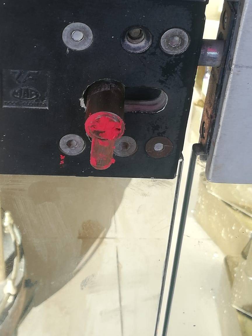 بلدية الزرقاء تغلق احد اكبر مولات الخضار والفواكة لعدم التقيد بشروط الوقاية والسلامة العامة