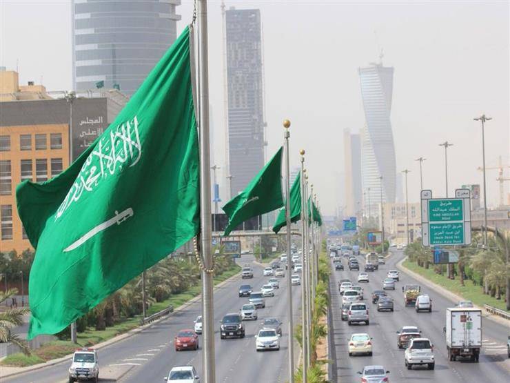 السعودية : حظر التجول على مدار 24 ساعة بمختلف أنحاء المملكة، وذلك خلال عطلة عيد الفطر.