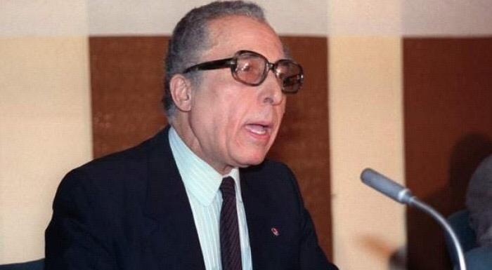 تنكيس علم الجامعة العربية حداداً علي رحيل الشاذلي القليبي