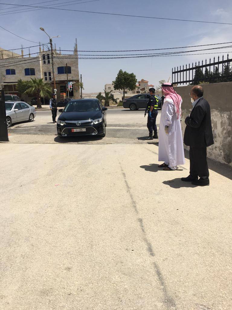 وزير الاوقاف يزور لواء الرمثا في جولة تفقدية للأسر العفيفة .. صور