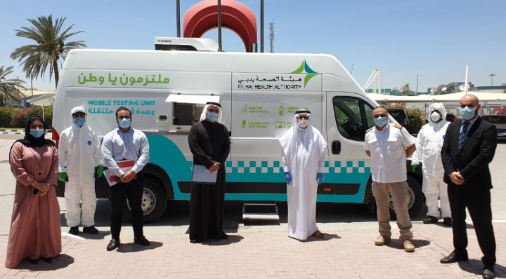هيئة الصحة بدبي تطلق حافلة متنقلة فائقة الإمكانات لفحص فيروس كورونا