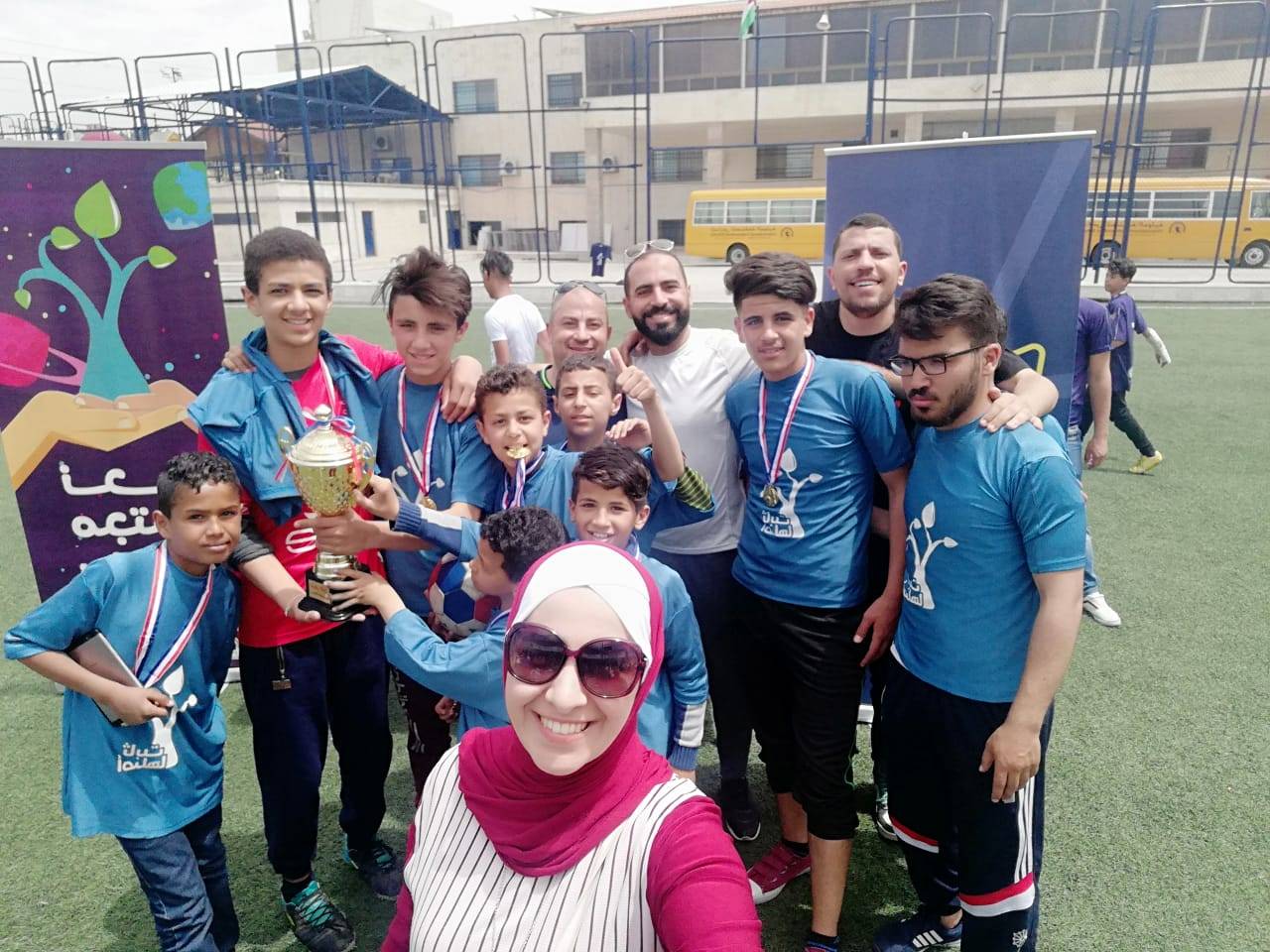 خذ فرصة لتمكين الأيتام اليافعين