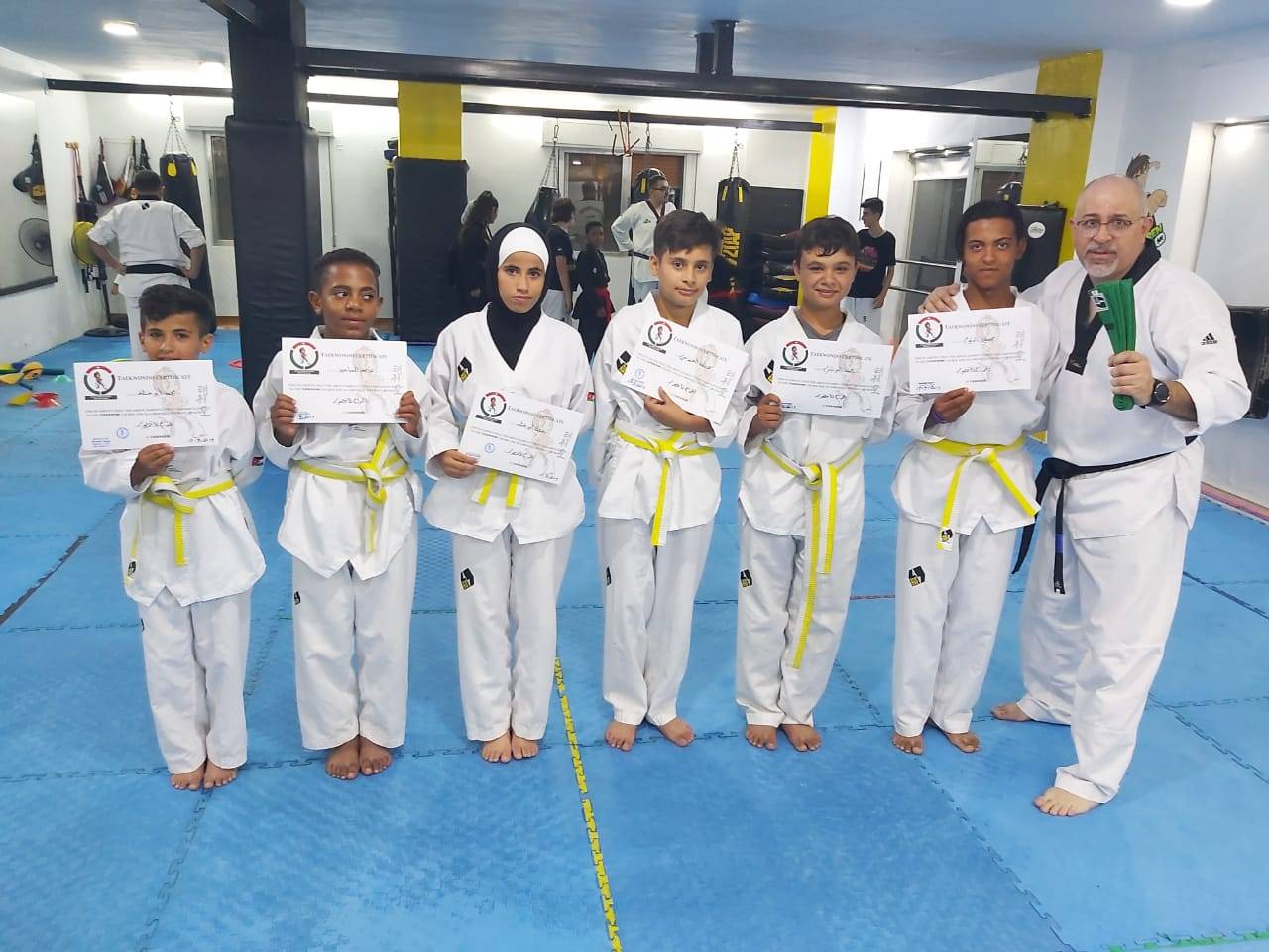 خذ فرصة لتمكين الأيتام اليافعين