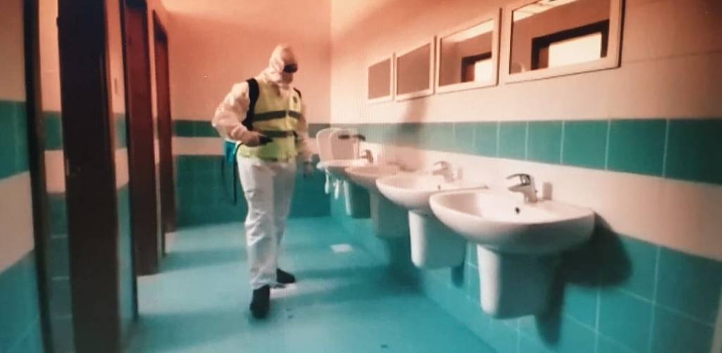 تعقيم مرافق الجامعة الأردنية العقبة