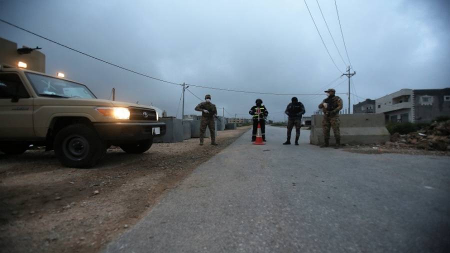 عزل منزل بمنطقة عين بني حسن في المفرق بعد تسجيل إصابة جديدة بفيروس كورونا