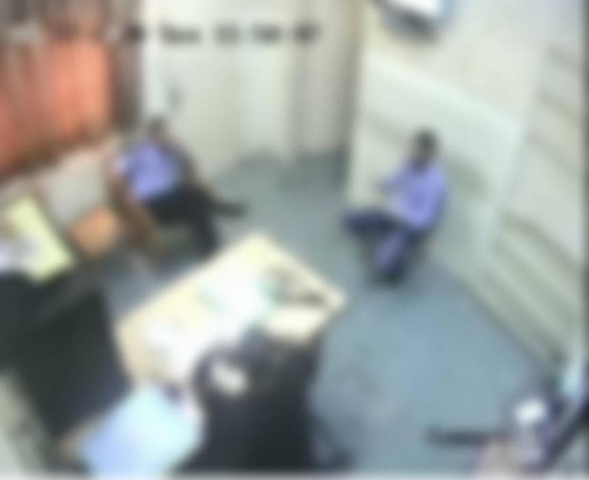 الامن يوضح حقيقة تعرض شخص للاساءة داخل احد مراكز التوقيف والتصوير اثناء التفتيش .