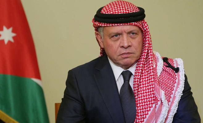 الملك يقدم واجب العزاء لذوي الشهيد قيس العودات من مرتبات الدفاع المدني