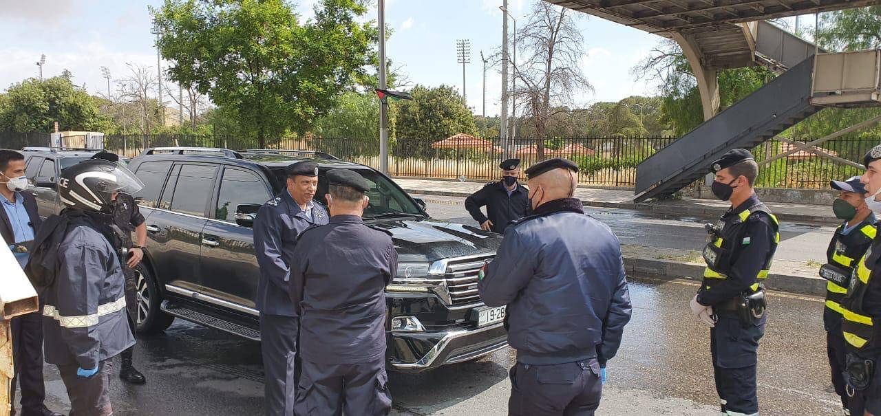 بالصور .. الحواتمة يتفقد المرتبات العاملة في الميدان صبيحة يوم العيد 