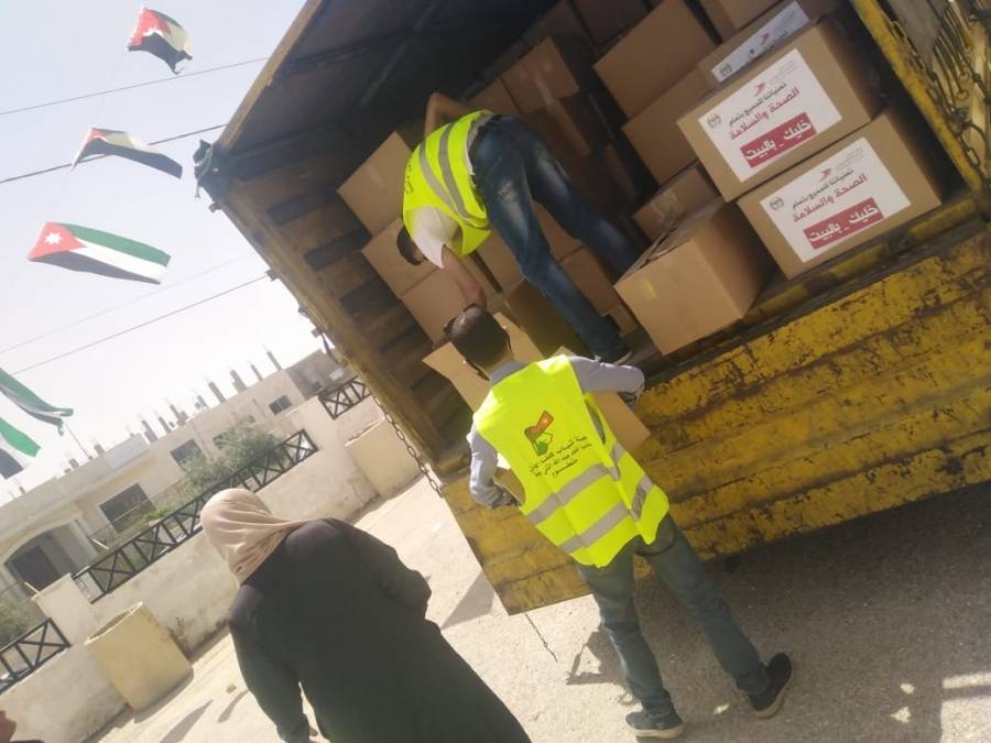 هيئة شباب كلنا الاردن تواصل توزيع طرد الخير المقدمة من الضمان والمخصصة للمتعطلين عن العمل