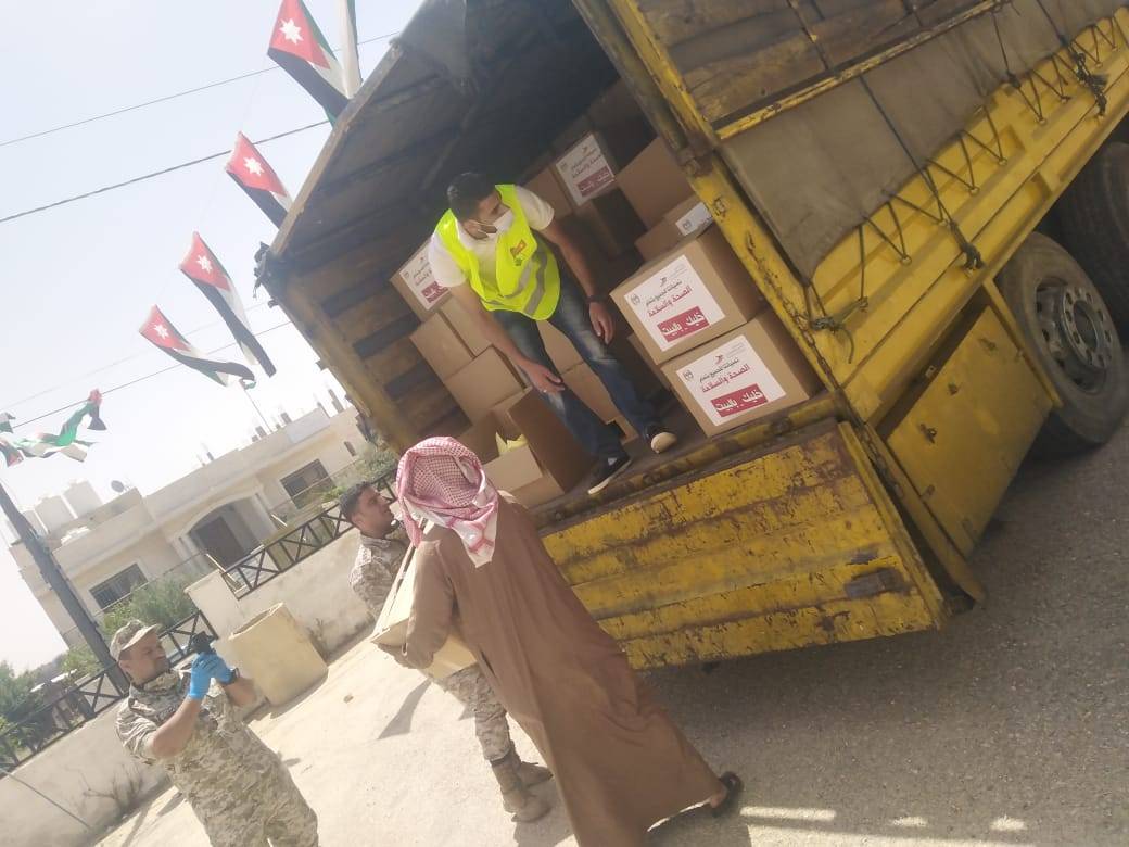 هيئة شباب كلنا الاردن تواصل توزيع طرد الخير المقدمة من الضمان والمخصصة للمتعطلين عن العمل