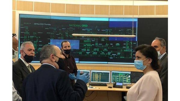 وزيرة الطاقة تطلع على سير العمل بمركز المراقبة والتحكم بشركة الكهرباء الوطنية