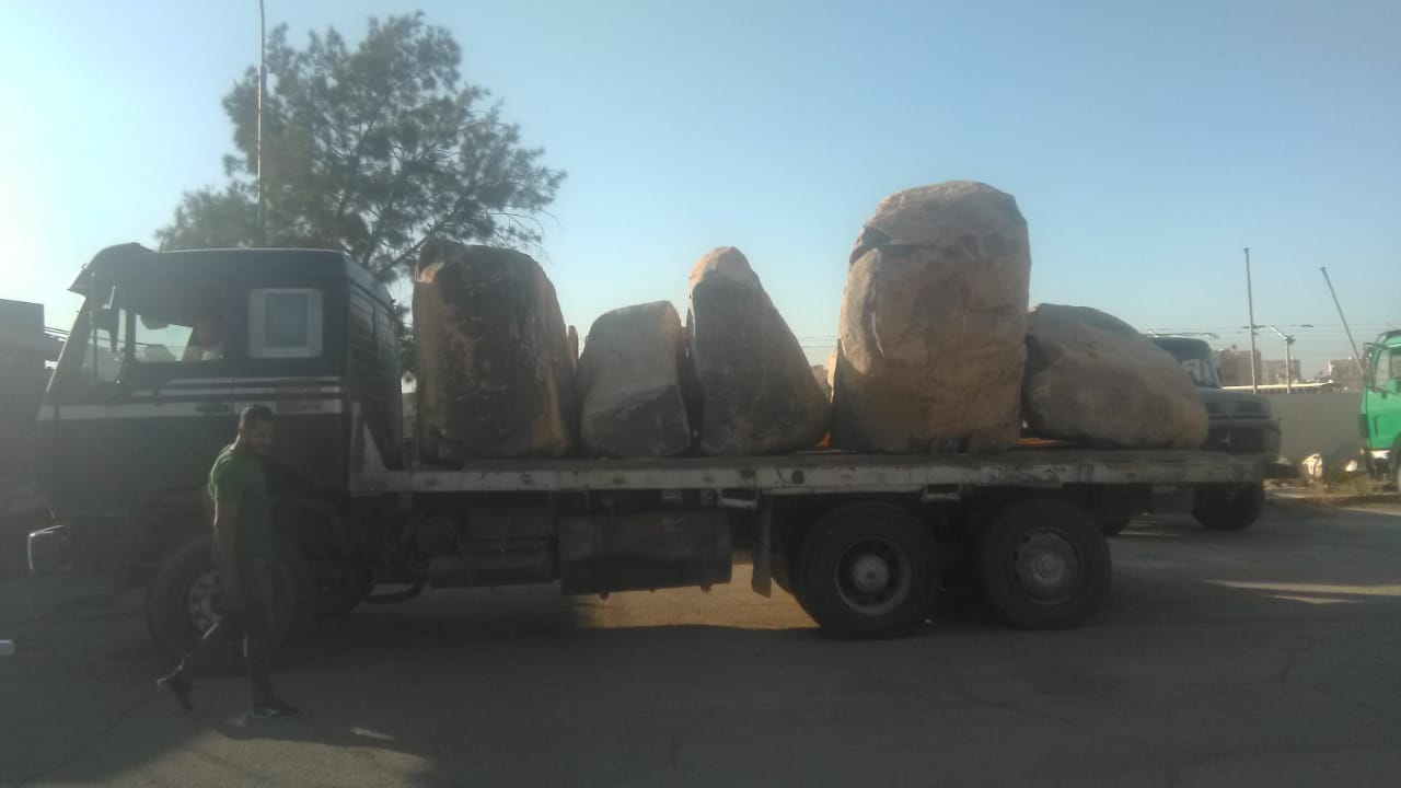 وزارة المياه والري: ضبط شاحنتين محملتين بالبازلت المستخرج بطريقة مخالفة في الهاشمية والغويرية