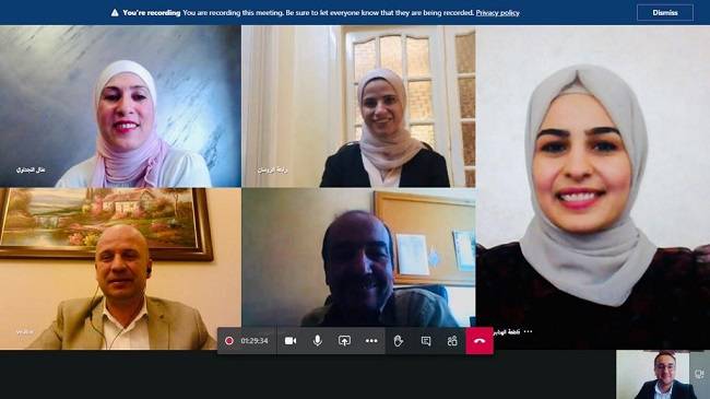 كلية الصيدلة في جامعة الإسراء تناقش رسالة الماجستير الثانية عن بعد