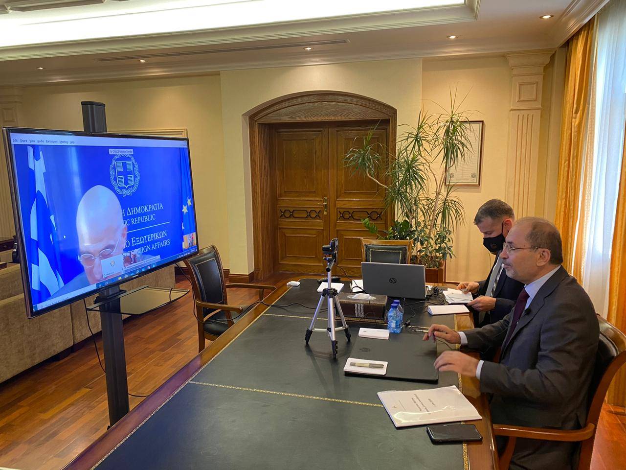 الصفدي يعقد اجتماعا مع وزراء خارجية اليونان وقبرص في إطار آلية التعاون الثلاثي