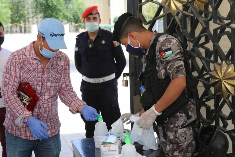 مديرية الأمن العام تباشر تنفيذ خطتها الأمنية المجتمعية خدمةً لمصلي الجمعة، صور