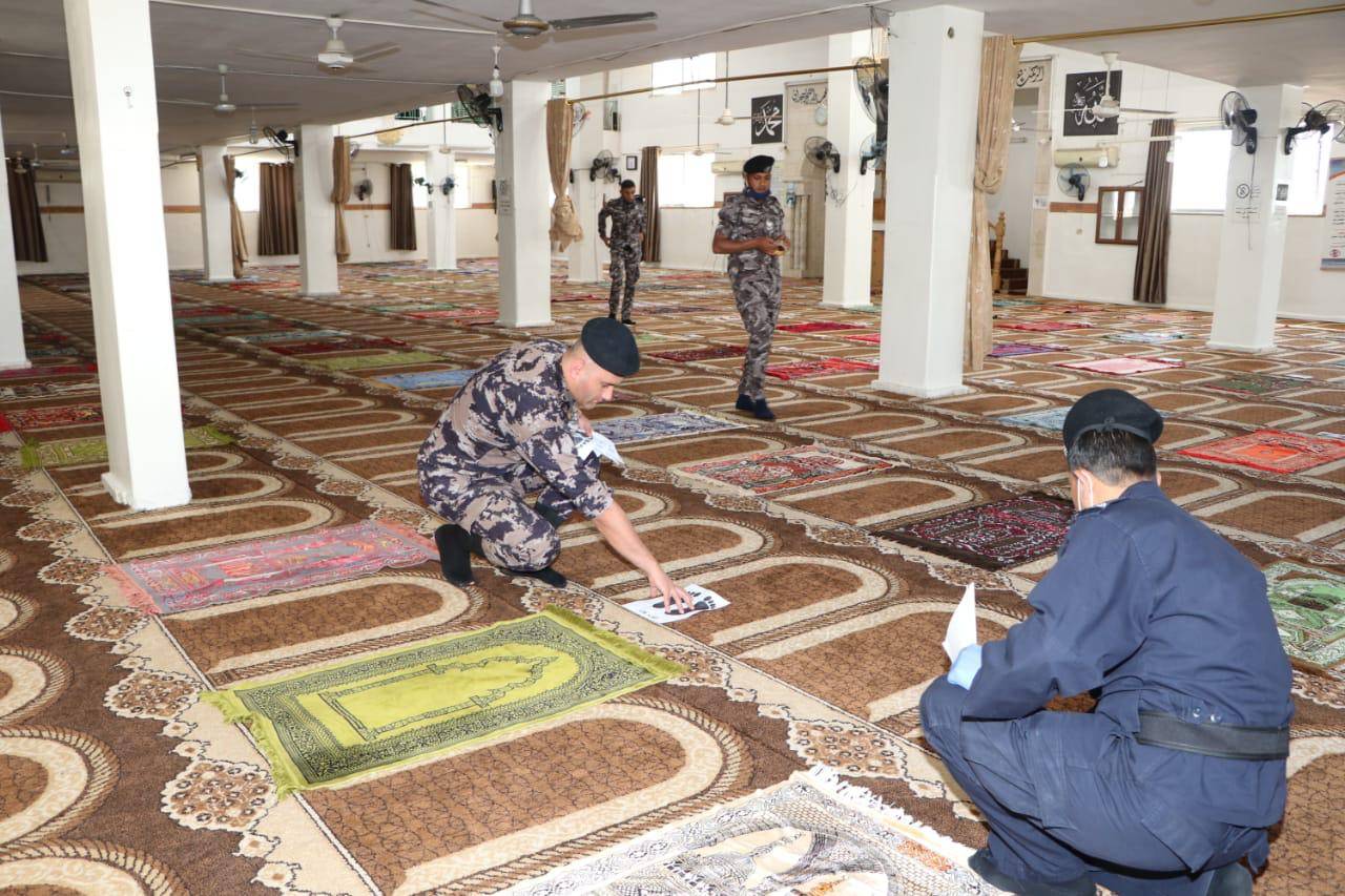 مديرية الأمن العام تباشر تنفيذ خطتها الأمنية المجتمعية خدمةً لمصلي الجمعة، صور