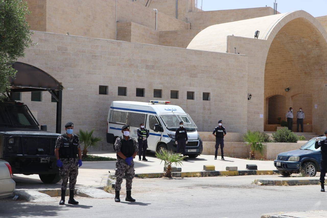 مديرية الأمن العام تباشر تنفيذ خطتها الأمنية المجتمعية خدمةً لمصلي الجمعة، صور