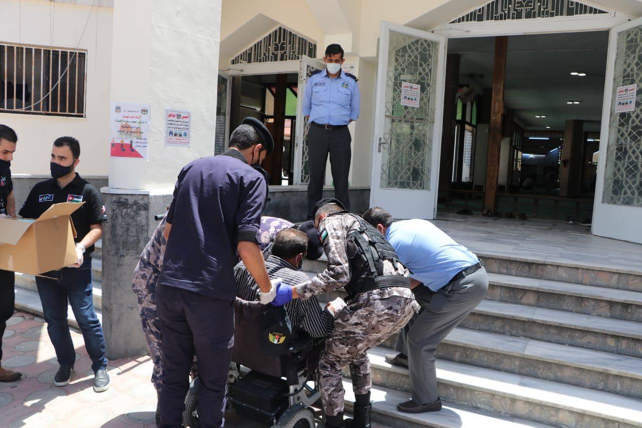 مديرية الأمن العام تباشر تنفيذ خطتها الأمنية المجتمعية خدمةً لمصلي الجمعة، صور