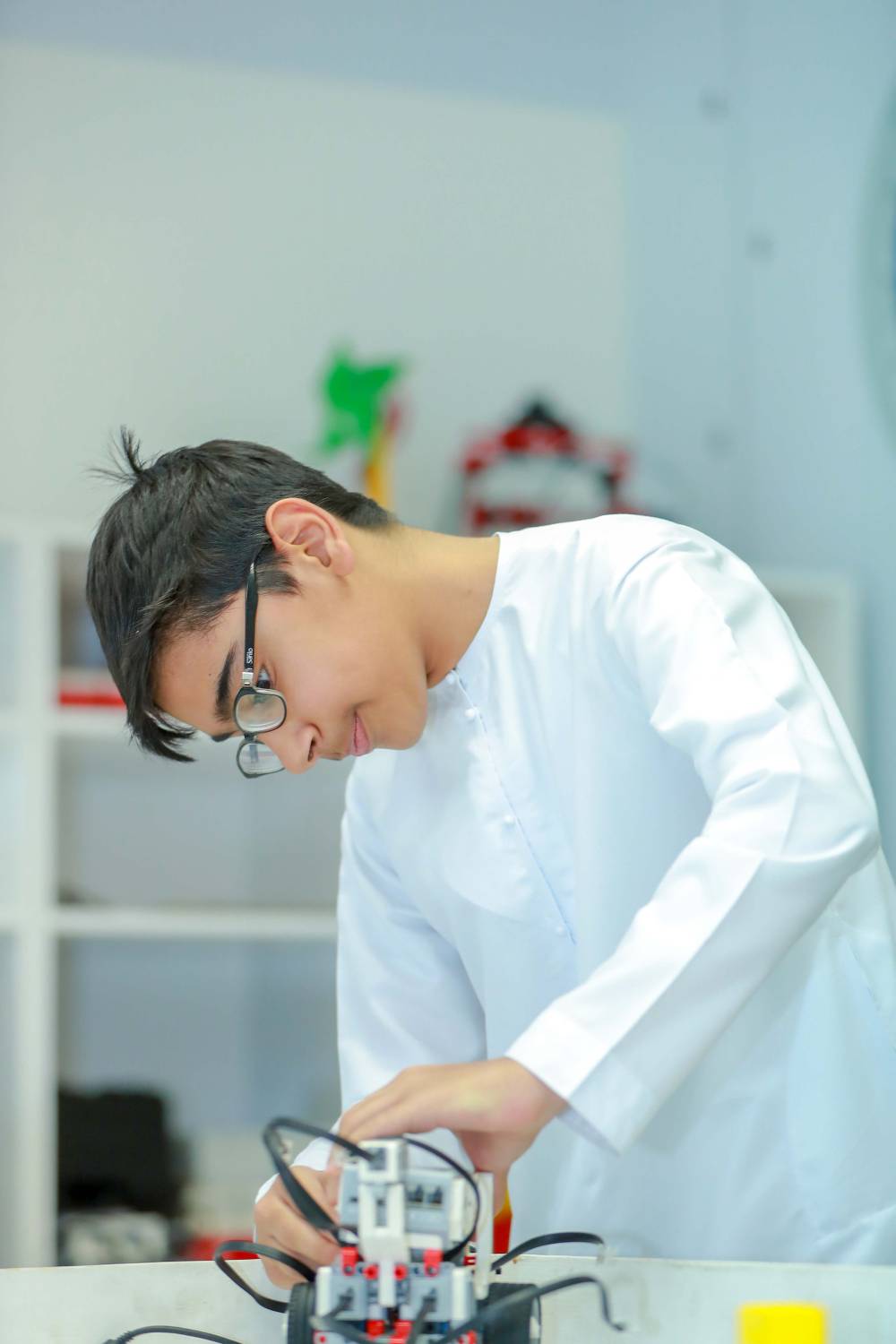 ناشئة الشارقة تنظم عدداً من البرامج الافتراضية المنوّعة  لتنمية مهارات منتسبيها