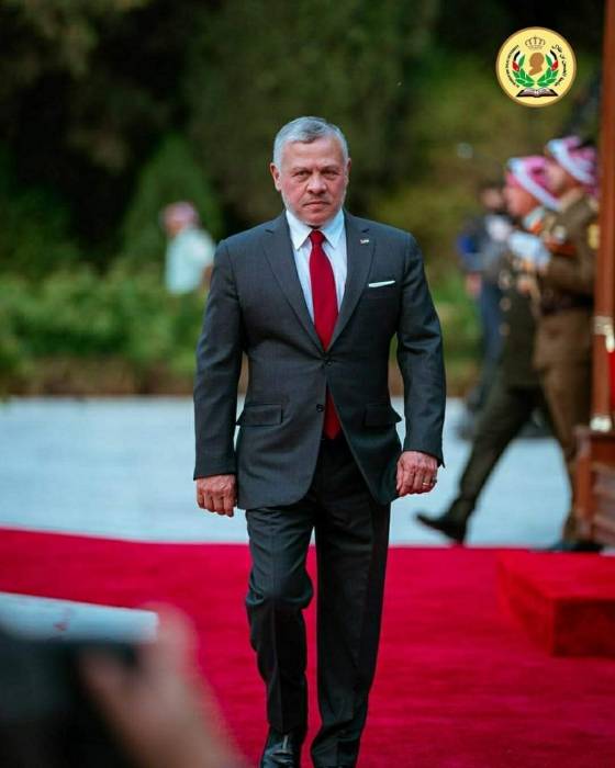 أسرة جامعة الحسين بن طلال تهنئ الوطن وقائده بعيد الجلوس الملكي