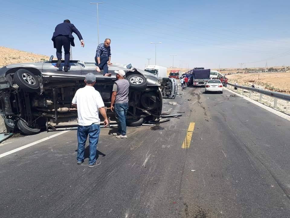 حادث سير مروع على الطريق الصحراوي وانباء عن إصابات
