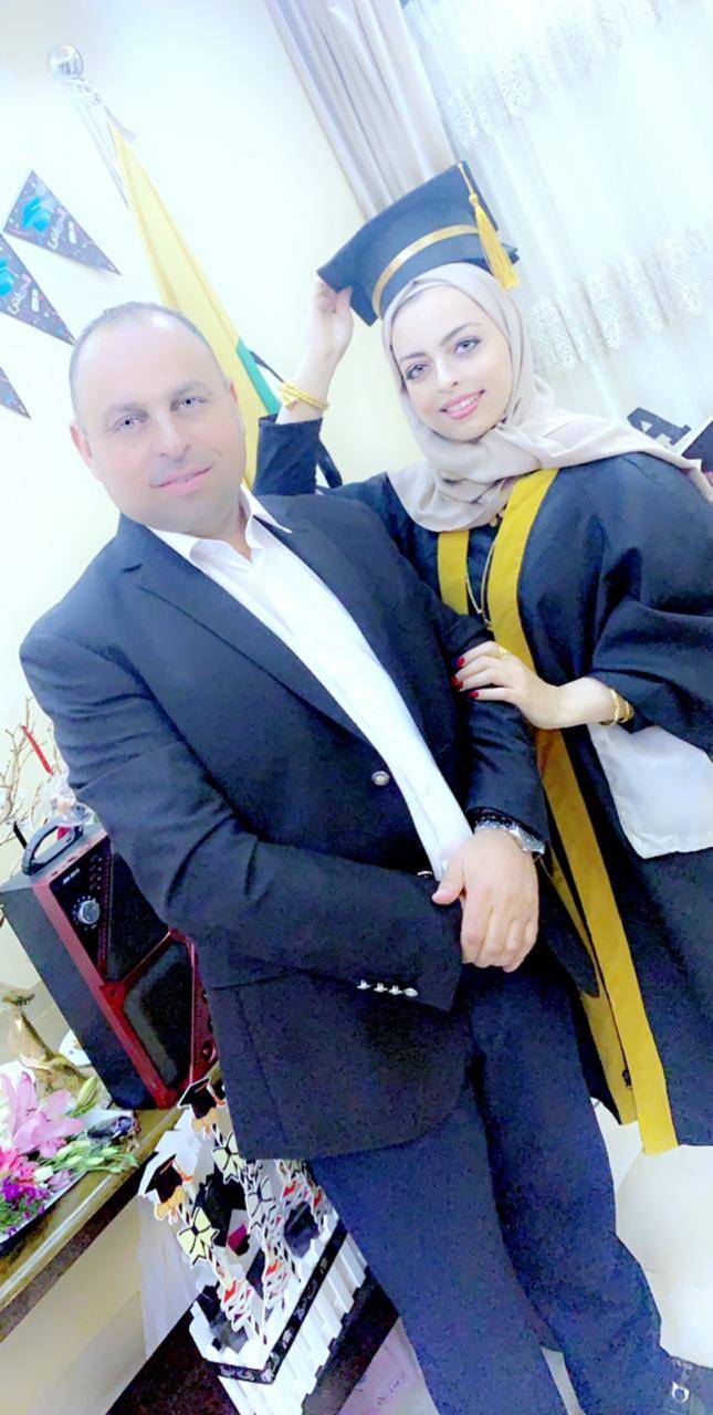 المهندس احمد المهيرات العبادي يحتفل بتخرج ابنته من كلية الصيدلة بالجامعة الأردنية