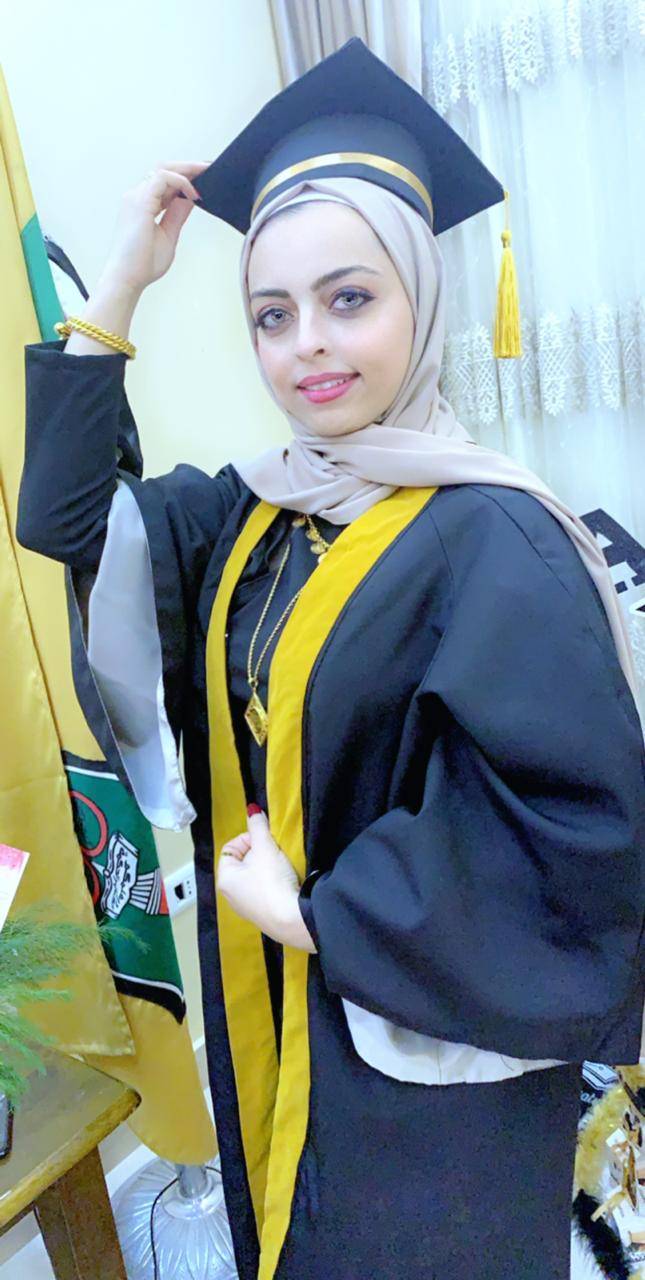 المهندس احمد المهيرات العبادي يحتفل بتخرج ابنته من كلية الصيدلة بالجامعة الأردنية