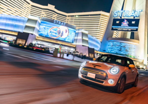 سيارة MINI الكهربائية المذهلة في لاس فيغاس