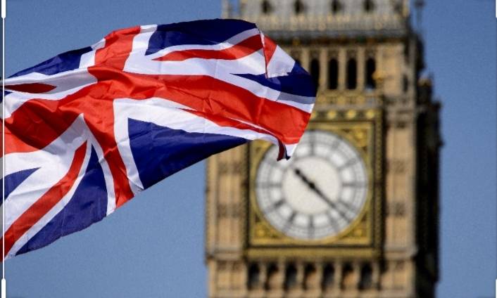 لندن: اقامة سياج حديدي حول تمثال تشرتشل لحمايته من التخريب