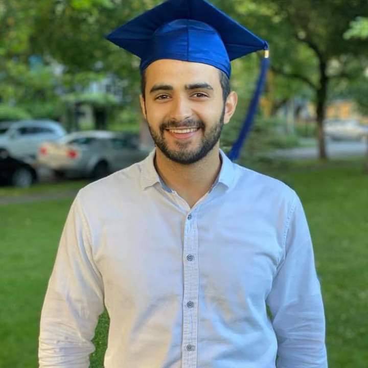 تهنئة للسيد خليل الحاج توفيق بمناسبة تخرج نجله حمزة من كلية الاقتصاد بجامعة SFU الكندية