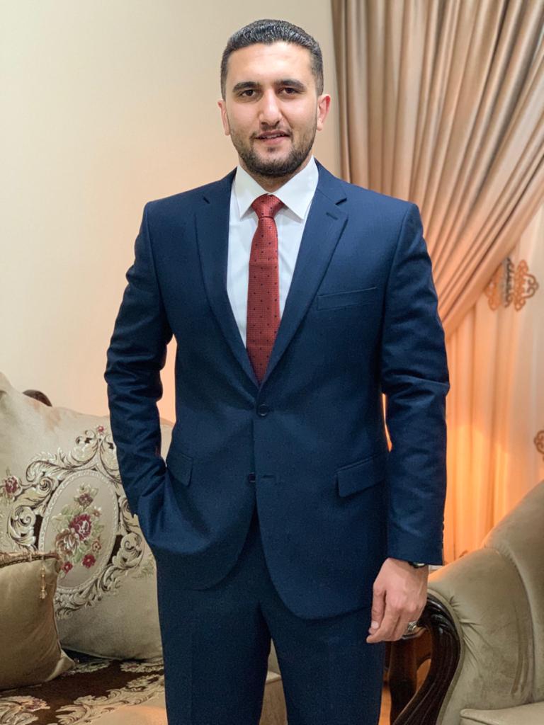 العميد المتقاعد م. عماد الطراونة وعائلته يهنئون ابنهم سامر بالتخرج من كلية الحقوق  الجامعة الأردنية