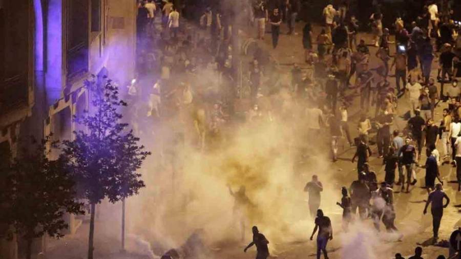 لبنان : اعمال شغب وصدامات ليلية في طرابلس وتوقيف 35 شخصا