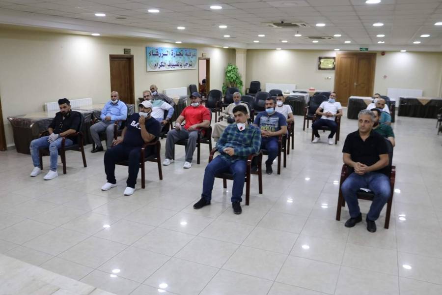 غرفة تجارة الزرقاء تقيم اجتماعا لمدير صحة المحافظة مع عدد من التجار أصحاب محلات المقاهي والكافيه