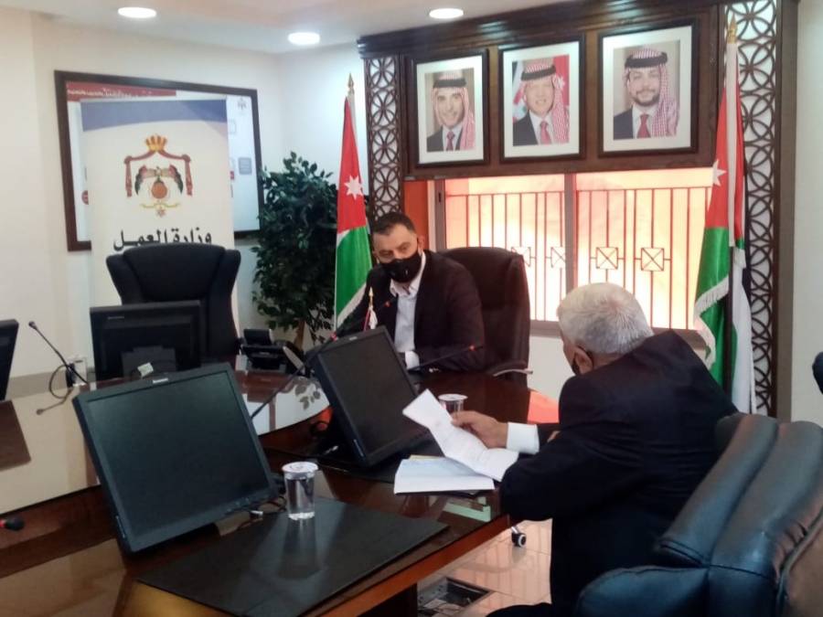 وزير العمل يلتقي الاتحاد العام للمزارعين الأردنيين