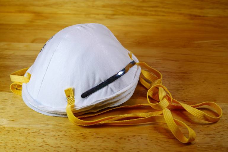 عبيدات يدعو الحكومات العربية الى توفير الكمامات للمواطنين باسعار مخفضة