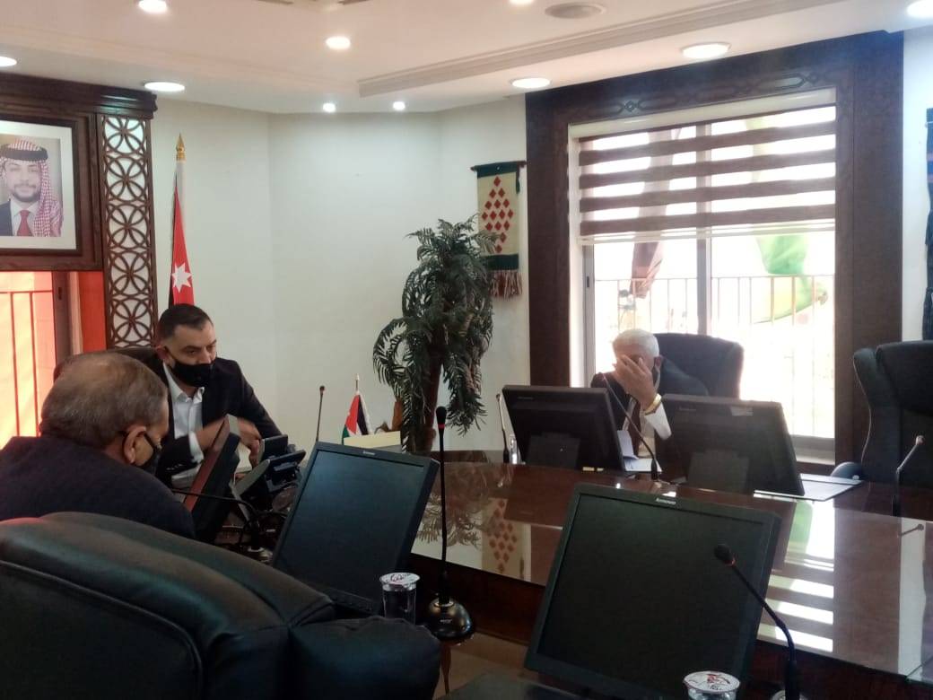 وزير العمل يلتقي الاتحاد العام للمزارعين الأردنيين