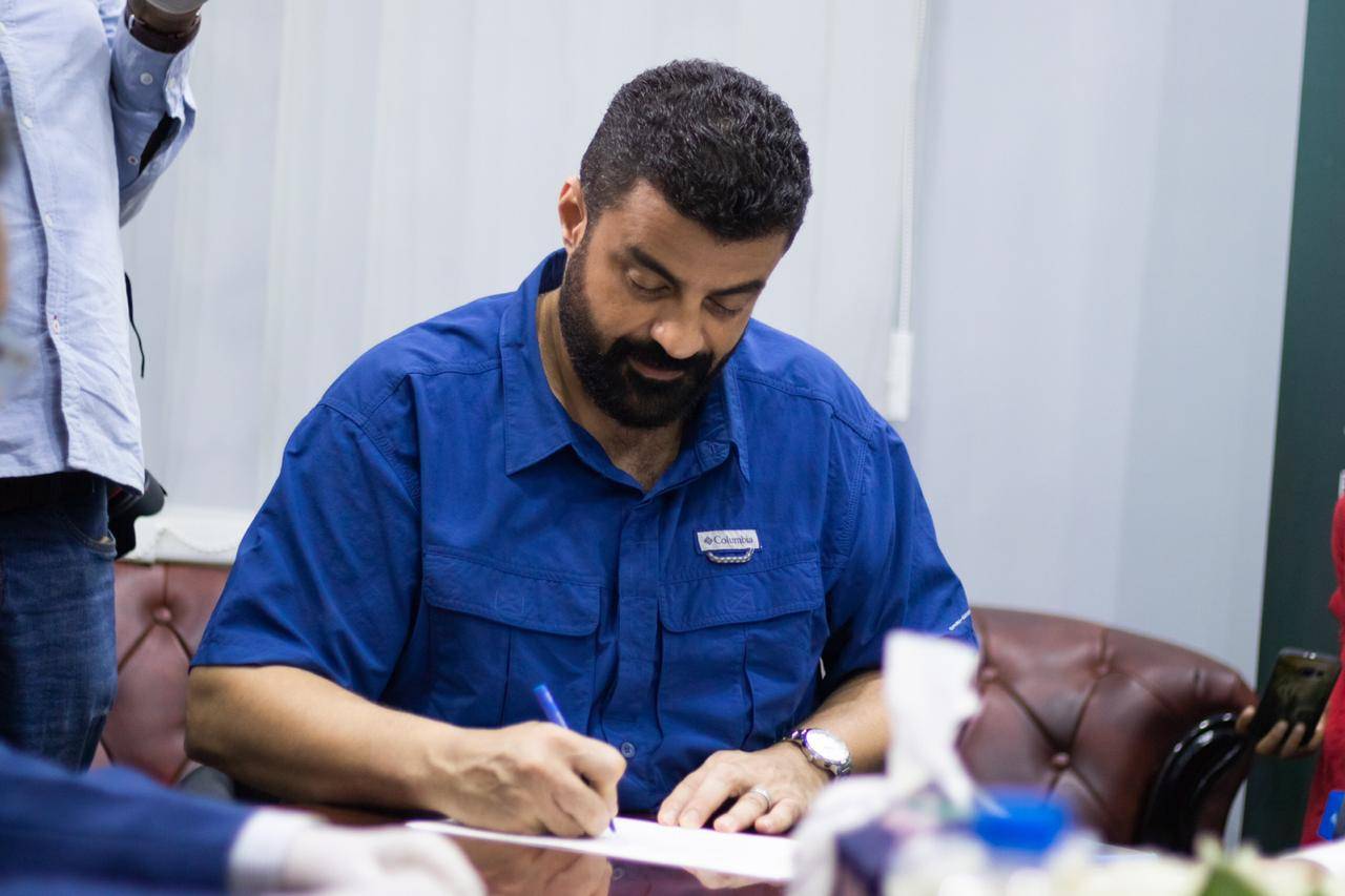 البرنامج السعودي لتنمية وإعمار اليمن يبدأ تإهيل ورصف طرقات عدن