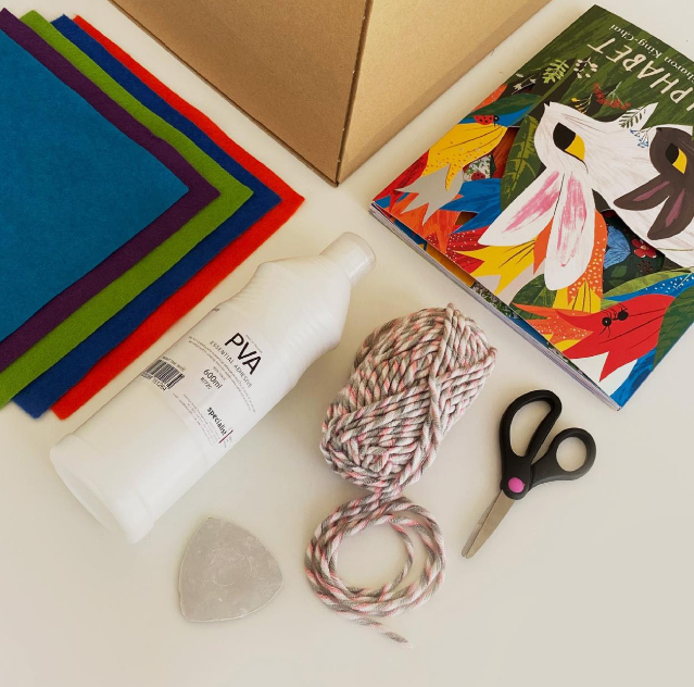 موسم الصيف عبر الإنترنت في تشكيل يزخر بالأنشطة المنزلية الافتراضية للممارسين الكبار والمبدعين الصغار