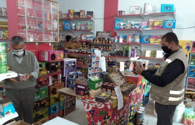 قطاع غزة : طواقم وزارة الاقتصاد تحرر 72 محضر ضبط واتلاف