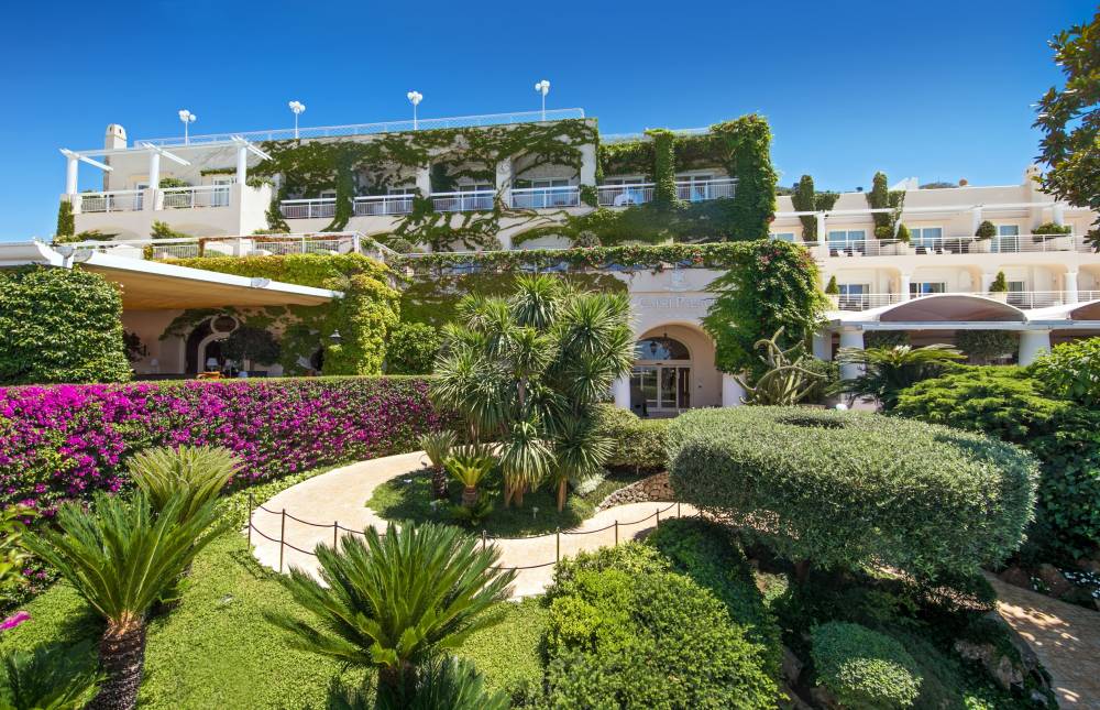 كابري بالاس يستقبل زواره للمرة الأولى تحت مظلة مجموعة جميرا بمدينة أناكابري الإيطالية الساحرة