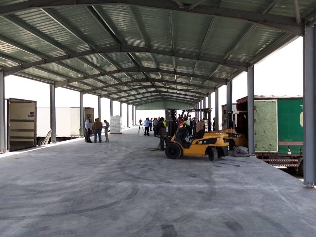 وزارة الأشغال العامة تنجز مشروع ساحة المناولة بين الشاحنات في جمرك العمري بزمن قياسي