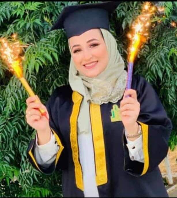 الدكتورة خلود الحوامدة تهنئ الباشا علي حمد الحوامدة بتخرج ابنته ميس .. الف مبارك