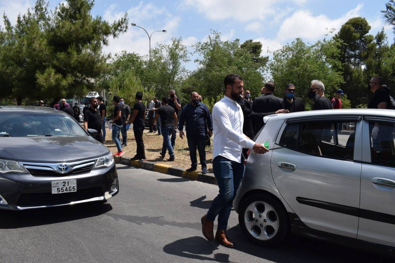 وقفة احتجاجية لأصحاب صالات الأفراح والمناسبات